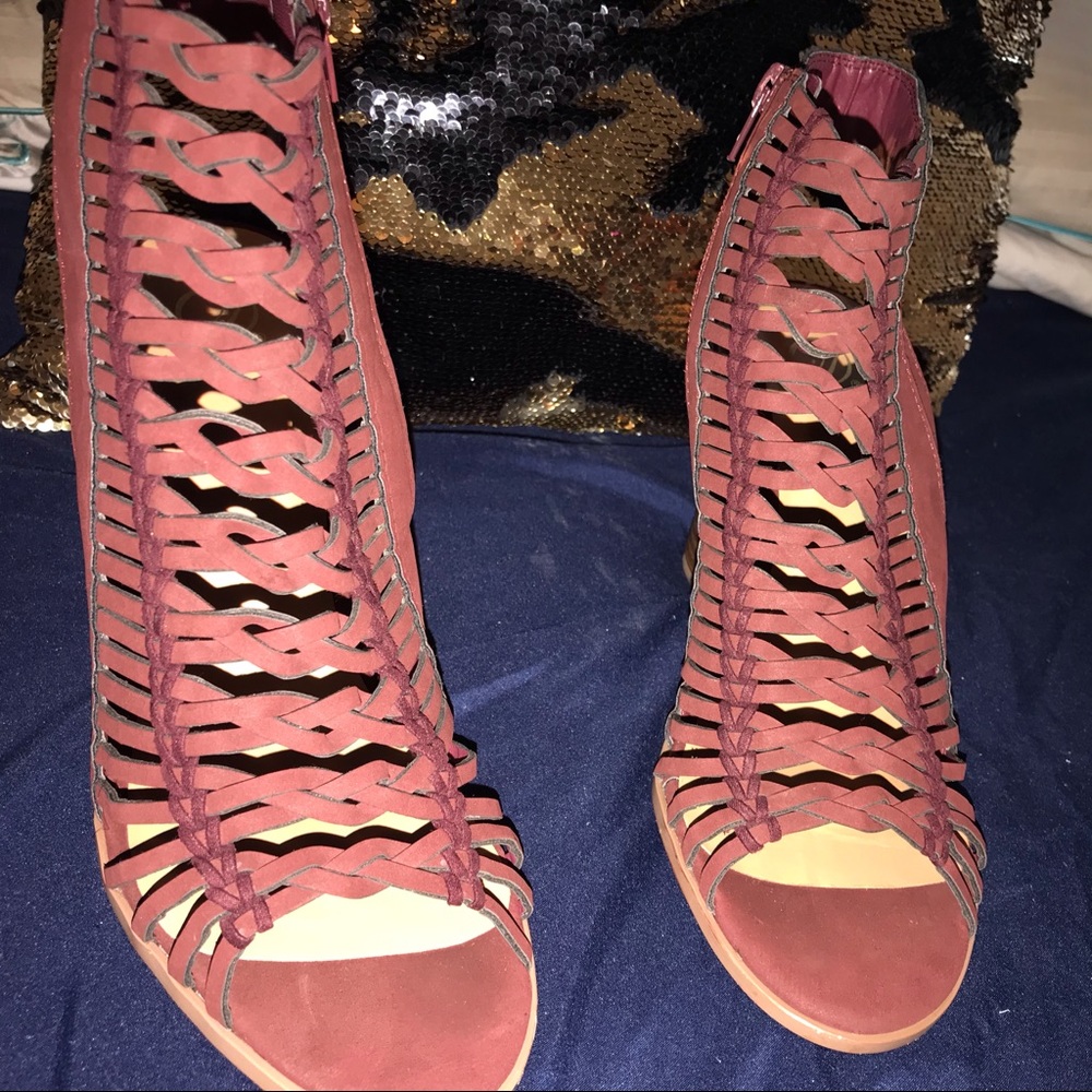 Heels - Picture 3 of 3